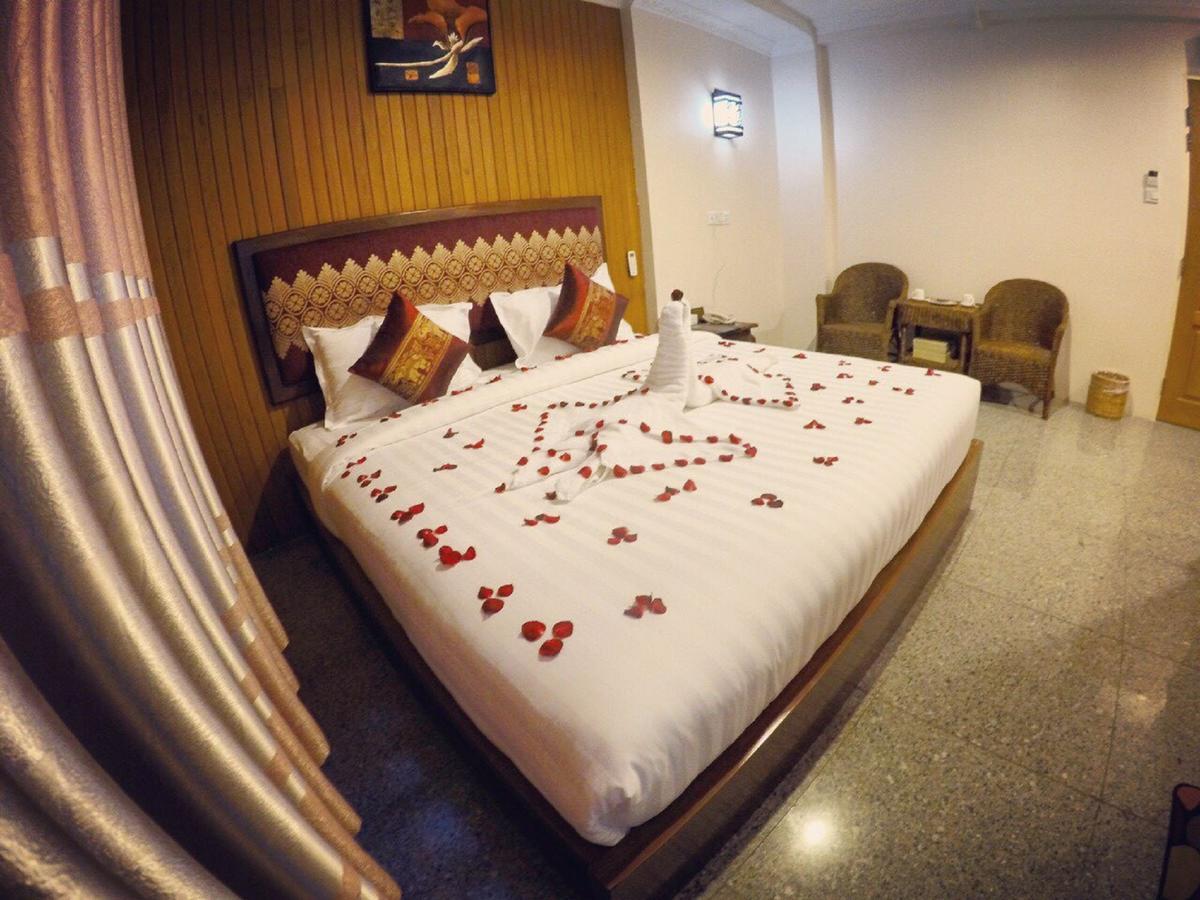 Hotel 82