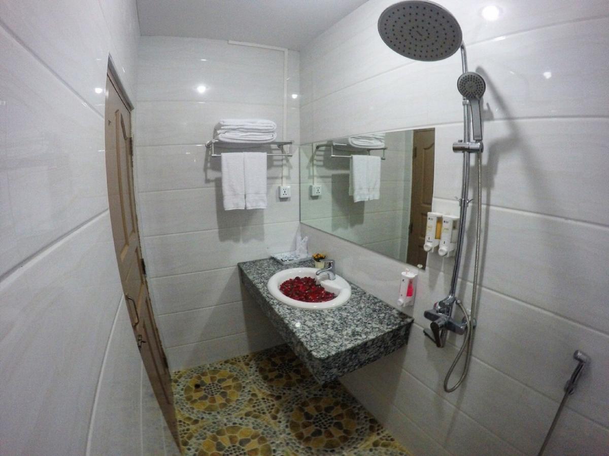 Hotel 82 2*